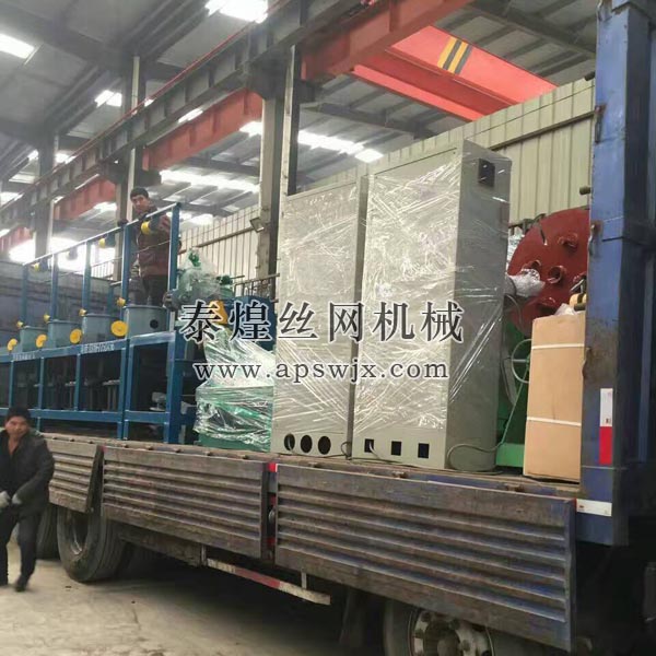 2017年第一臺(tái)連罐拉絲機(jī)發(fā)貨中